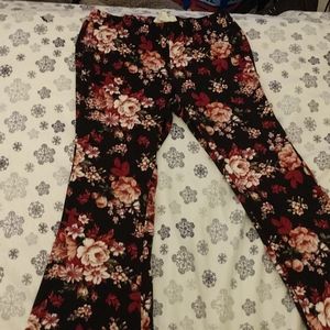💙 3/$25   Floral yoga/ lounge pants